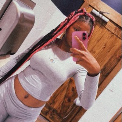 20 & Sexy👅