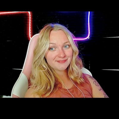 22 | Apex Legends & Valorant | Twitch Streamer/TikTok |