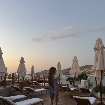 Treat each day with the same passion as savouring a fine meal. With a heart full of light and a confident stride, you shall discover delightful surprises and re
