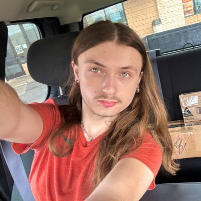 just a gæ w twitter—📌belcalis📍ariana📌meg📍sabrina❕