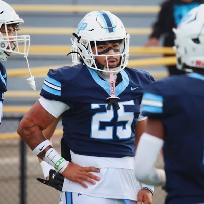 NCAA ID# 2505618934 | Class of 26 | Vista Peak Prep| LB | 4.0 W GPA 3.69 UW GPA | 1190 SAT | 6’0 215 @VistaPeakFball Highlights: https://t.co/ZpllQA3Idw