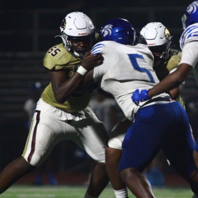 Kingston Roberts OL/2027 6’2 240 5.2 40 kingrules08icloud.com@gmail.com 7704179664 3.6gpa