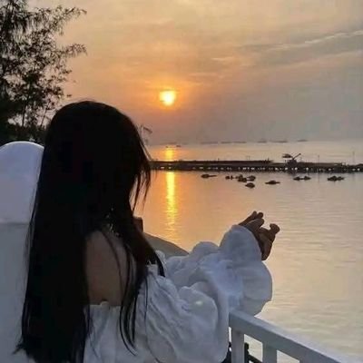 عابرون💕 والدنيا ليست لنا، سنمضي يوما تاركين خلفنا كل شيء، ربي اختم حياتنا بعمل صالح نلقاك به