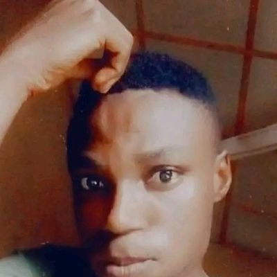Am a cool guy i love chatting with who is willing to chat with people