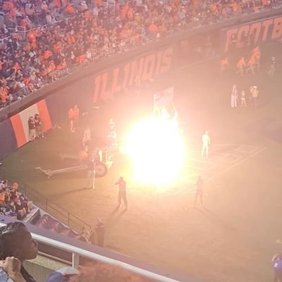 Bleed orange n blue, #Illini #STLCARDINALS Got some kids and a wife and im enjoying the hell outta life!