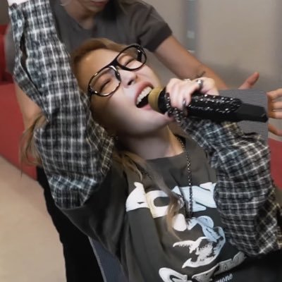 PetalU69900's profile picture. 250804 Crazier🔥/ (((보아절대지켜))) / 보아가 내 넘버원이고 온리원/ Jumping BoA 00.08.27~ 💛/ fan account