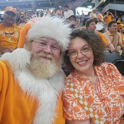 Cousin of Claus prefer Orange over red.
VFL 24/7/365
*not officially affiliated with the University*
https://t.co/NPJ2OTDsUo