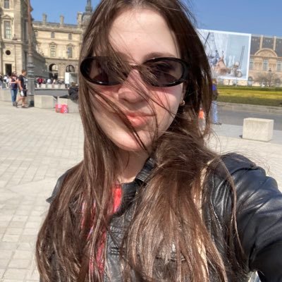 🇧🇷 fashion writer | 📩 anabreitz13@gmail.com | study study learn watch movies uh watch art read literature