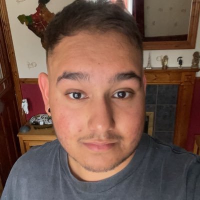 WaashyV2's profile picture. 22  I like de films and maths