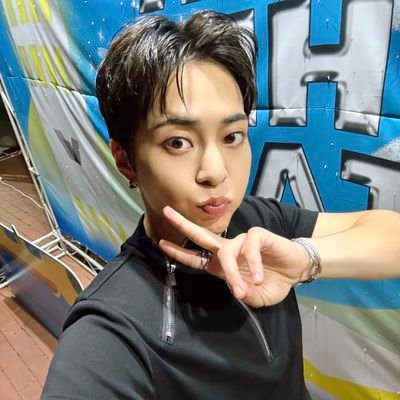 VILLIAN ERA
A 34-year-old girl who fell for a 35-year-old man. MinCrew. XIUYEOL 💕 EXO EXIST COMEBACK WAS ON MY BDAY i speak:🇵🇷🇺🇸🇮🇹🇨🇳 🤏 @XIUMIN_INB100