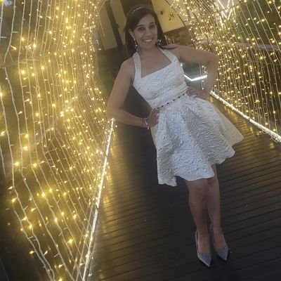 Sports Presenter for The Drive By on Lotus FM 📻
@CEO/Instructor @masalajive💪💃
Host B-LIVE,
Proudly South African🇿🇦
Motto: Sunshine & Smiles 🌈