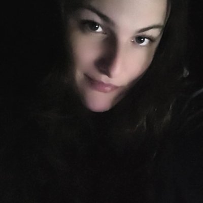 I’m Roxsomnia. A variety streamer, full-time chaos. Funny? Absolutely. On purpose? …debatable.