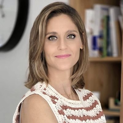 Mamá de Elliot y Juliet y periodista @LaHoraTVE @rtve