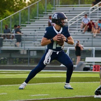 QB 6’2 205 lbs / 3⭐️@rivals/⭐️12 D1 Offers⭐️ /4.2 GPA. Alonso High. True 28’/non reclass - voted team captain