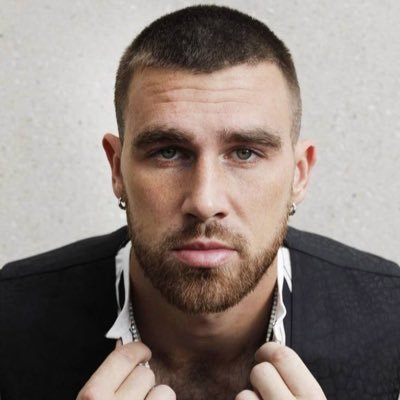 simonesussina_'s profile picture. public figure