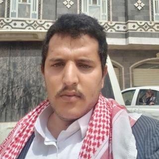 مَضى الدَهرُ بِاِبنِ إِمامِ اليَمَن*
وَأَودى بِزَينِ شَبابِ الزَمَن*
وَباتَت بِصَنعاءَ تَبكي السُيوفُ*
عَلَيهِ وَتَبكي القَنا في عَدَن*