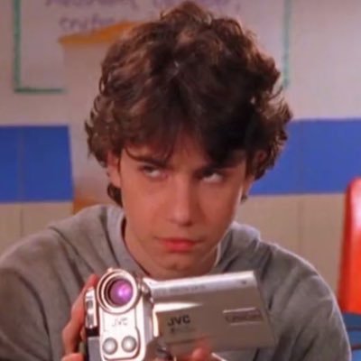 mollywrlds's profile picture. my heart is drenched in wine