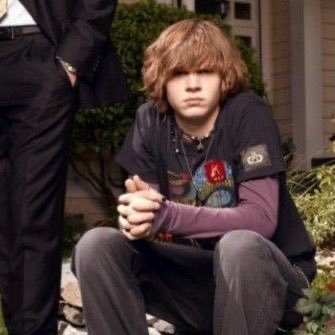 decasinglight's profile picture. 