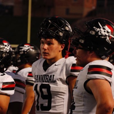 MO 2010 ‘28 • 15 • 3.91 GPA • HT 6’2 • BW 215 • BP-305 • SQ-405 • C-285 • MLB~TE~H • HANNIBAL FB PHONE#573-822-2933 Donald.murphy373@gmail.com
