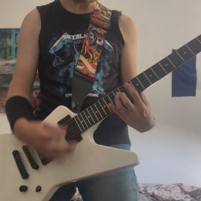 M 20y études info mécano immense Métalleux chats mobylette simracing Nantes à gauche du spectre Metallica et Death Stan acc Palestine vaincra 🇵🇸