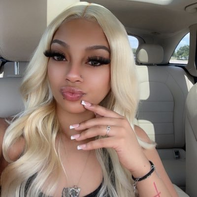 Da Brat 🫦 this my world. 23 🧚🏽♀️ sc : wildpartygirl12 👻