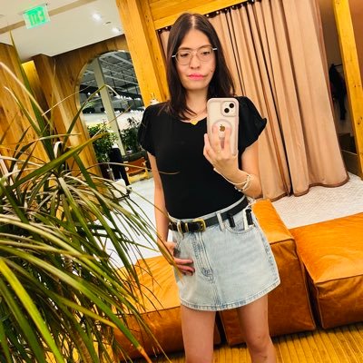 ViviDoMakeup's profile picture. Vietnamese American Since ‘98 🇻🇳🇺🇸