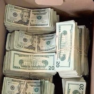 manontr001's profile picture. 