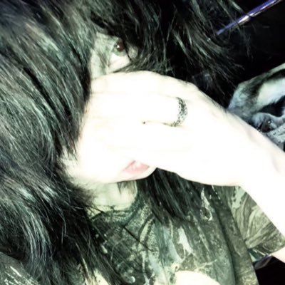 🦨 Kya . Bunny ᝰ.ᐟ 🖤 emo girl and 2000s enthusiast 🦇 🦴I post basically anything x.x i use twt as an online diary! 🕷️