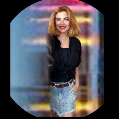 Flack extraordinaire💄 If you can’t see the spin, then I’m doing my job 😉 Escapee from NYC & CHI
