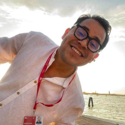 El muchacho de los ojos tristes, el chico de las poesias, tu fiel admirador y aunque no me conocias. INteresado en todo lo que tenga que ver con cinematografía.