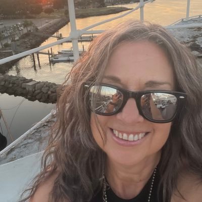 So, ICYMI, hate is winning right now. Some canaries like me are already sinking. Has it hit you? Do you care? ✌🏻❤️🌈