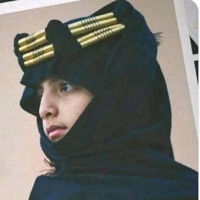 شاعر يجيد العزف على قيثارة القلوب وبدقه
تابعوني ومليون لو استحق وصلوني