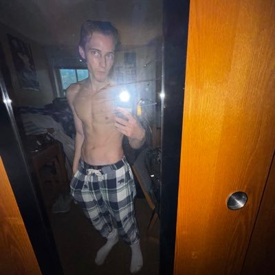 coolbreeze505's profile picture. go knicks!!🏀 https://t.co/E4Q6l1xshN
