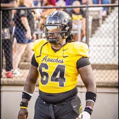 Blessed🙌TJC Offensive Lineman🟡⚫️@tjcfootball #JUCOPRODUCT #wampmade C/G/T 6’4 weigh 305 3.5 GPA A Qualifier 3 years of eligibility and red shirt
