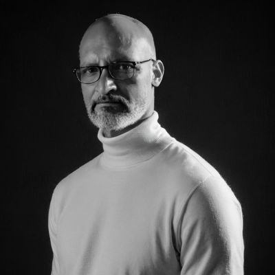 Author with over 7 million books sold |Film producer | BADALIEN AI production company