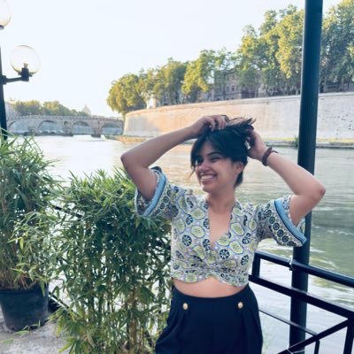 ichbinhelia's profile picture. من بنده آن دمم که ساقی گوید.