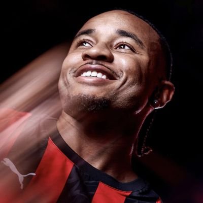 Intelektualista, biznesmen, filantrop, człowiek kultury. Laureat nagrody NIKE za najlepszy wpis roku 2019.