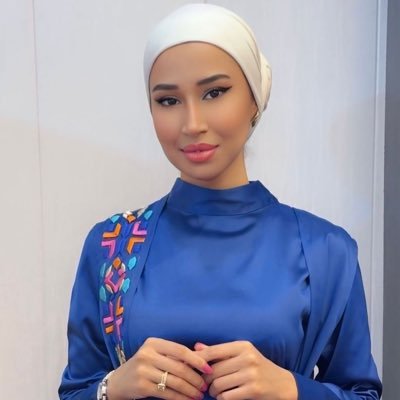 لا تعِش حياة,لا تشبهُك.