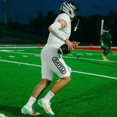 Holy Cross of Ventura || Class of 2030 || 4.0 GPA ||6’2” ||195 pds || OG Ducks 13u Football QB 🏈 ||Basketball 🏀 || Track and Field 🏃♂️ ||
