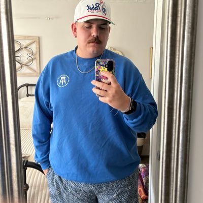 Cat and dog dad who drinks Busch Light, listens to sad cowboy music and yacht rock