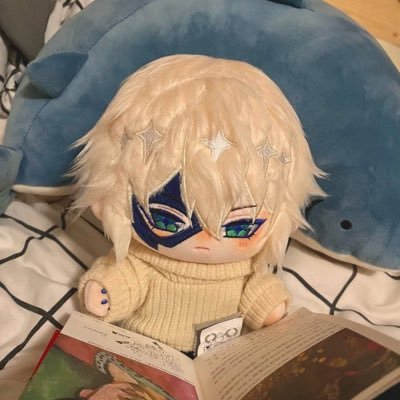 she/they || just chilling and yapping 🦦 || multifandom warrior 🫡 || open DMs || dumping here my fanfics (sfw/nsfw) || follow = free pretzel 🥨🔥