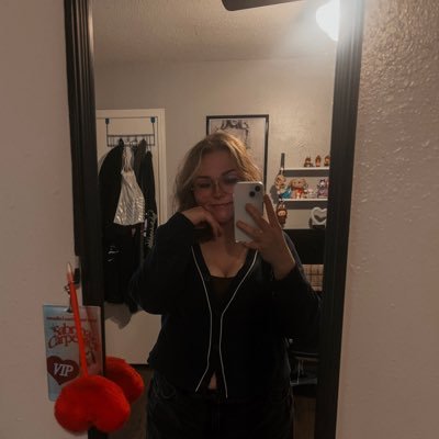 Lizisnotrad's profile picture. ˗ˏˋliz´ˎ˗                                                             mom ッ                                                       photo wizard ♡