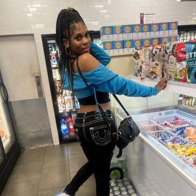 ✨Spam Page ✨ 23yo 😈|💧|😏🏳️⚧️| MainPage: @Itsdesilee Snapchat-Themermaidfiji