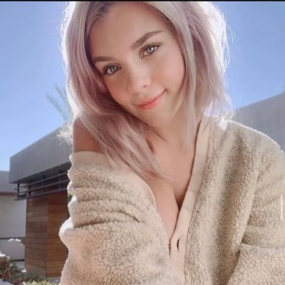 ivylily330's profile picture. 