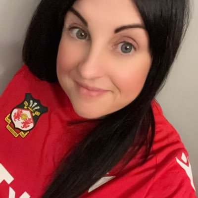Mum to Emily my absolute world 🌎❤️Wrexham AFC ⚽️🔴⚪️ ❤️ also Gin, Prosecco, Cake and Chocolate. 💖Smile it’s contagious💖 ♌️