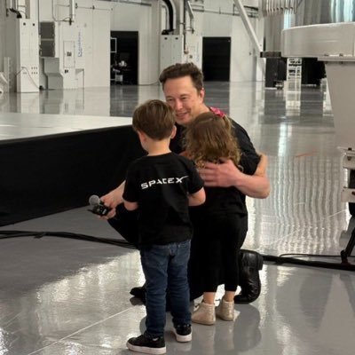 being a fan of Elen Musk is the metivation rall. The Future of Crypte, Cein, Blockchain, eb3, Al, Artificial intelligence, Social netwerk-lucation...🥳💫🚀