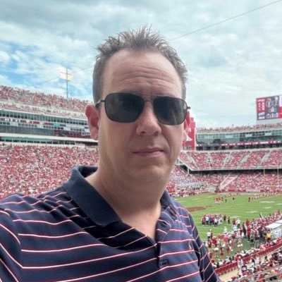 Sports talk 25+ years | Dad x 2 | Multimedia content | CEO @TeamBeeMedia | @Cuse ‘02 | @UArkansas ‘14 | Truth over BS | Free ain’t cheap.