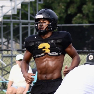 christianH_18's profile picture. 6’4, 225lbs|2027|DE,TE| Bench 320| Squat 465| Clean 300| 4.82 sec 40 yard dash| pro agility 4.51|33.1 vert|broad jump 9’6|