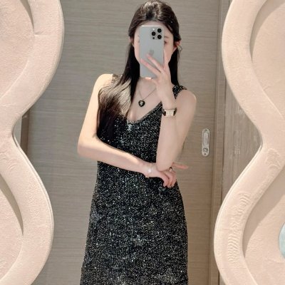 Grace752Bella's profile picture. 35Y | Business Innovator | Designer
Making every day sparkle with a wink and a smile 🌟