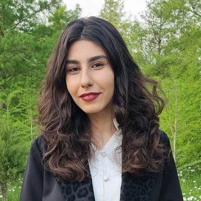 مثل یک دیوانهی لالِ بریده از همه...
هم کلامیهای من با خویش، طولانی تر است :)